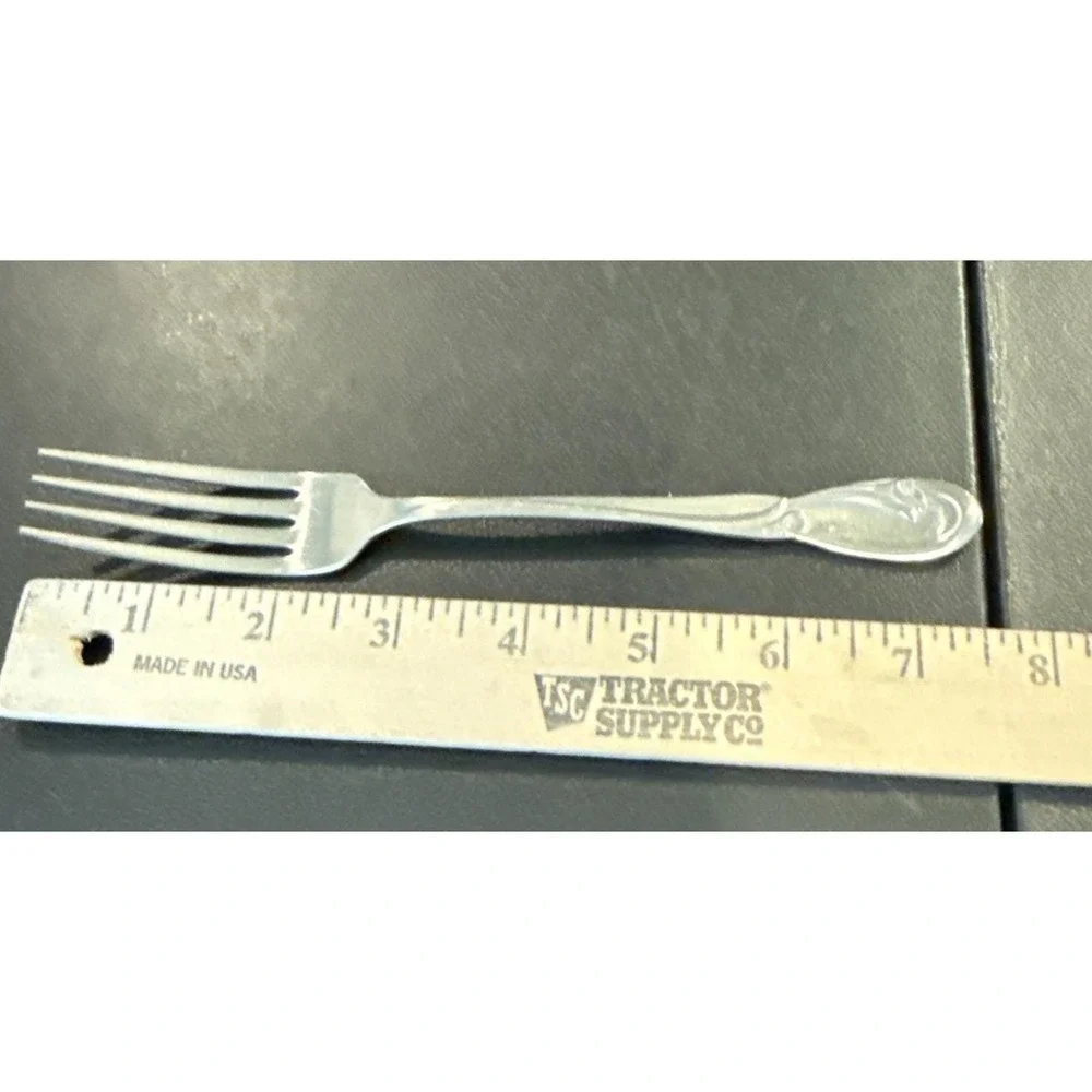 Oneida Deluxe Calla Lily Dinner Fork Stainless Steel Vintage